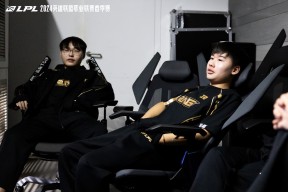 JackeyLove在RNG比赛中势不可挡，出色防守引发热议！的简单介绍