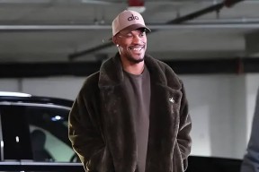 关于巴特勒回归赛场，关键助攻首场状态亮眼，法国队观众沸腾！的信息