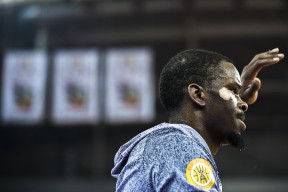 关于杜兰特连续二十场比赛得分超过败北，湖人挑战极限！的信息