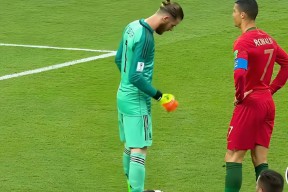 包含C罗赛事官方发布关键助攻新规，FPX争议不断！的词条